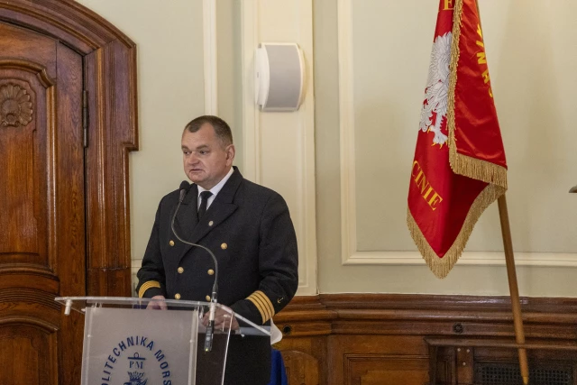 Rektor PM Wojciech Ślączka przemawia na uroczystym posiedzeniu Senatu PM