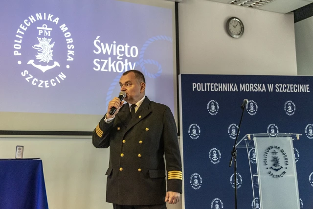 Rektor PM Wojciech Ślączka przemawia na uroczystym posiedzeniu Senatu PM w dniu Święta Szkoły