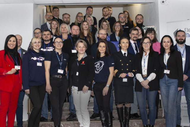 Grupa pracodawców i organizatorów Targów Pracy Biura Karier PM