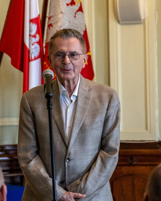  Aleksander Wolszczan przemawia podczas uroczystości wręczenia Zachodniopomorskich Nobli