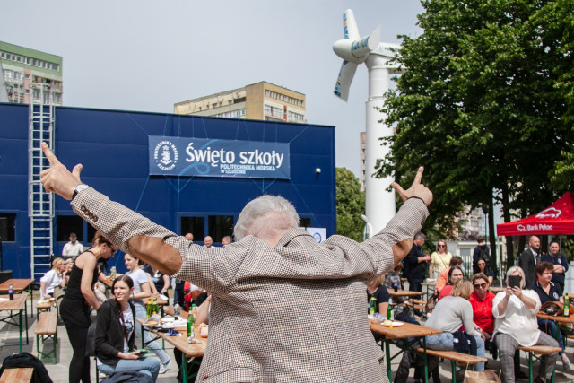 Pracownicy PM na pikniku podczas Święta Szkoły