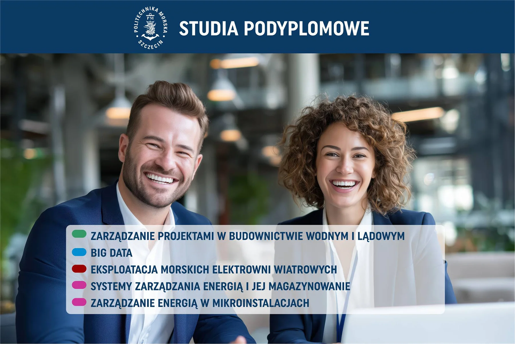 Uśiechnięci młody mężczyzna i młoda kobieta i napis studia podyplomowe i 5 kierunków studiów na PM