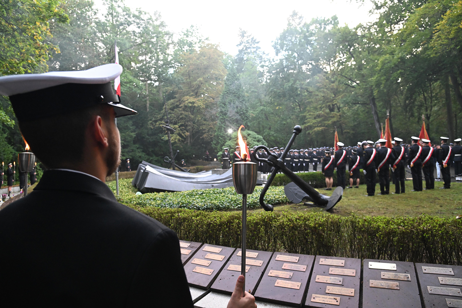 Students from MUS Guard of Honour during the commemorative ceremony at the Central Cemetery in Szczecin