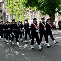 Kompania Honorowa Akademii Morskiej w Szczecinie podczas musztry paradnej  z okazji 75-lecia szkolnictwa morskiego na Pomorzu Zachodnim