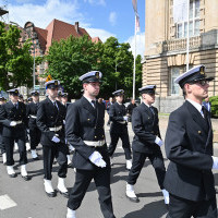 Kompania Honorowa Akademii Morskiej w Szczecinie podczas musztry paradnej  z okazji 75-lecia szkolnictwa morskiego na Pomorzu Zachodnim