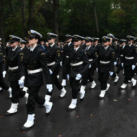 Kompania Honorowa Politechniki Morskiej w Szczecinie w marszu