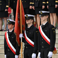 Poczet sztandarowy podczas uroczystości inauguracji roku akademickiego 2024/25 na Politechnice Morskiej w Szczecinie