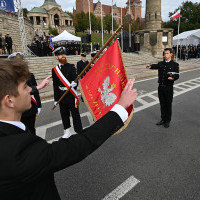 Studenci składają przysięgę na sztandar podczas uroczystości inauguracji roku akademickiego 2024/25 na Politechnice Morskiej w Szczecinie