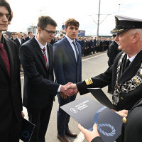 Wręczanie listów gratulacyjnych i stypendiów dla studentów PM