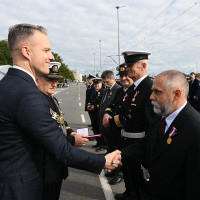 Wręczanie odznaczenia przez Sekretarza Stanu A. Marchewkę
