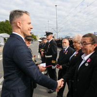 Wręczanie odznaczenia przez Sekretarza Stanu A. Marchewkę