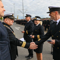 Wręczanie odznaczenia przez Sekretarza Stanu A. Marchewkę i Rektora PM W. Ślączkę