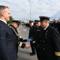 Wręczanie odznaczenia przez Sekretarza Stanu A. Marchewkę i Rektora PM W. Ślączkę
