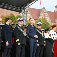 Trybuna honorowa podczas uroczystości inauguracji roku akademickiego 2024/25 na Politechnice Morskiej w Szczecinie