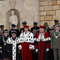 Trybuna honorowa podczas uroczystości inauguracji roku akademickiego 2024/25 na Politechnice Morskiej w Szczecinie