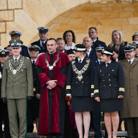 Trybuna honorowa podczas uroczystości inauguracji roku akademickiego 2024/25 na Politechnice Morskiej w Szczecinie