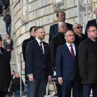 Trybuna honorowa podczas uroczystości inauguracji roku akademickiego 2024/25 na Politechnice Morskiej w Szczecinie