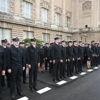 Studenci pierwszego roku w mundurach podczas uroczystej inauguracji roku akademickiego na Politechnice Morskiej w Szczecinie