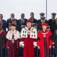 Trybuna honorowa podczas uroczystej inauguracji roku akademickiego na Politechnice Morskiej w Szczecinie