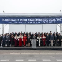 Trybuna honorowa podczas uroczystej inauguracji roku akademickiego na Politechnice Morskiej w Szczecinie