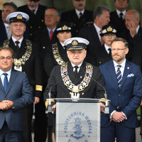Rektor PM Wojciech Ślączka przemawia podczas inauguracji roku akademickiego Politechniki Morskiej w Szczecinie