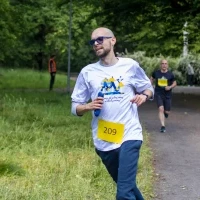Uczestnik "Biegu dla Marty"