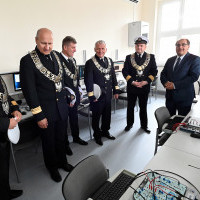 Władze PM i wiceminister infrastruktury w nowo otwartym laboratorium na Politechnice Morskiej w Szczecinie