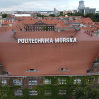 Widok na budynek Politechniki Morskiej z góry