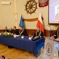 Laudację wygłasza Dziekan Wydziału Nawigacyjnego AM w Szczecinie