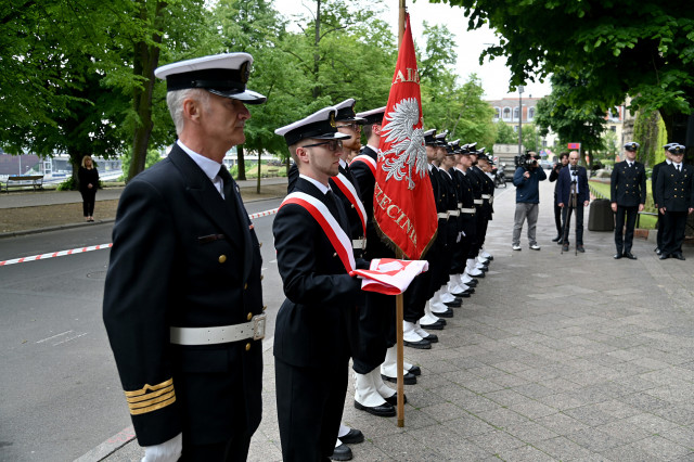 Kompania Honorowa AM z dowódcą i Pocztem Sztandarowym
