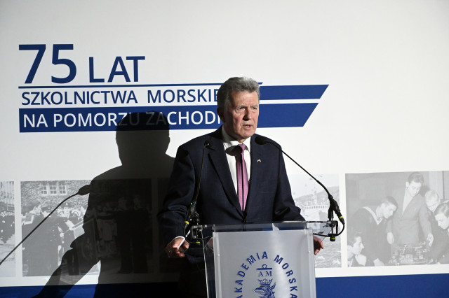 Konsul Honorowy Ukrainy podczas przemówienia na gali z okazji 75-lecia szkolnictwa morskiego na Pomorzu Zachodnim