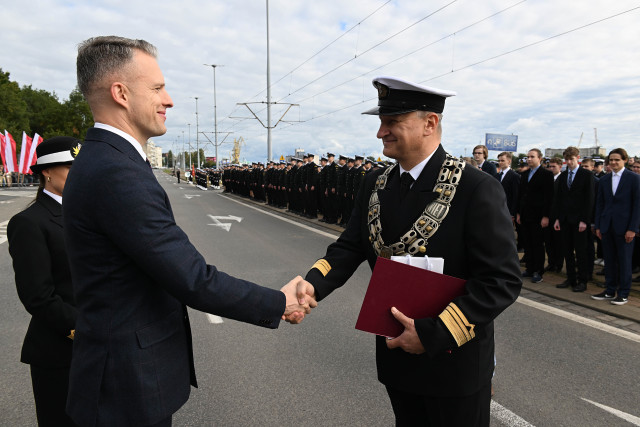 Wręczanie odznaczenia przez Sekretarza Stanu A. Marchewkę