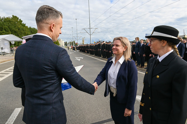 Wręczanie odznaczenia przez Sekretarza Stanu A. Marchewkę