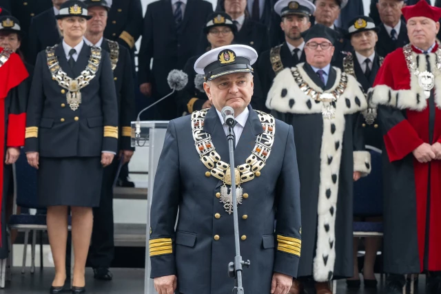 Rektor PM Wojciech Ślączka przemawia podczas uroczystej inauguracji roku akademickiego na Politechnice Morskiej w Szczecinie