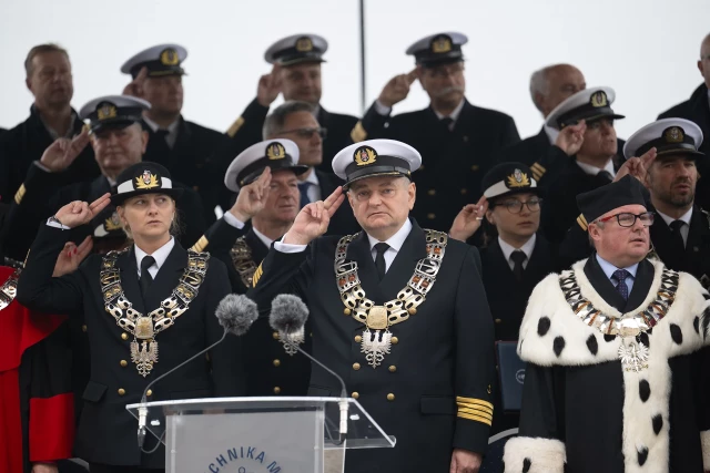 Trybuna honorowa podczas uroczystej inauguracji roku akademickiego na Politechnice Morskiej w Szczecinie