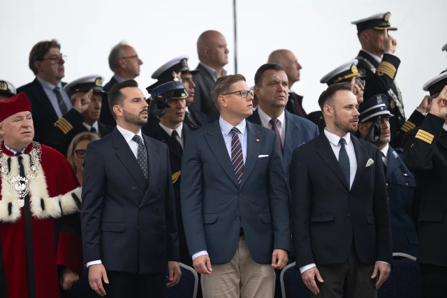Trybuna honorowa podczas uroczystej inauguracji roku akademickiego na Politechnice Morskiej w Szczecinie