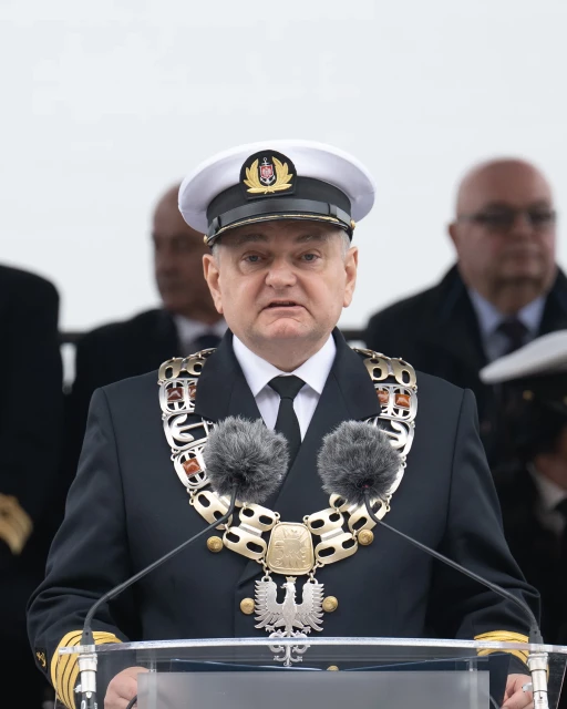 Rektor PM Wojciech Ślączka przemawia podczas uroczystej inauguracji roku akademickiego na Politechnice Morskiej w Szczecinie