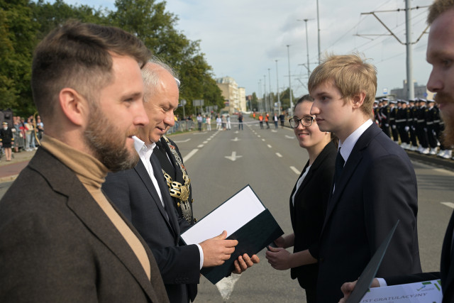 Wręczenie stypendiów i listów gratulacyjnych od Marszałka Województwa Zachodniopomorskiego dla studentów PM