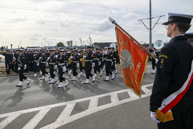 Defilada Kompanii Honorowej i Pocztu Sztandarowego PM
