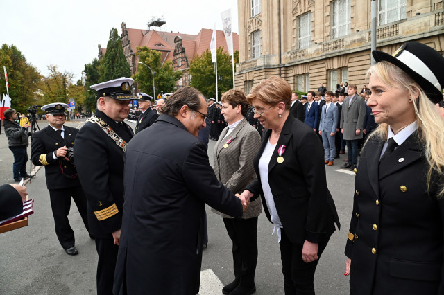 Wręczanie odznaczeń resortowych pracownikom Politechniki Morskiej w Szczecinie