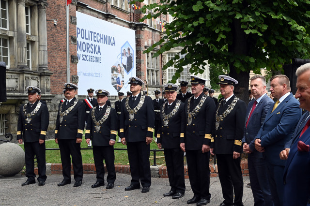 Władze Politechniki Morskiej w Szczecinie podczas uroczystości zmiany nazwy uczelni