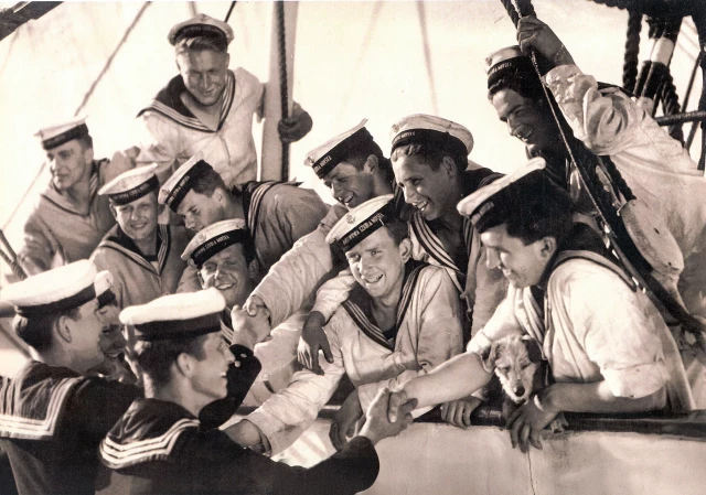 Studenci PSM w Szczecinie na Darze Pomorza 1951 r