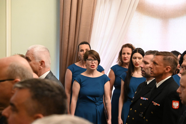 Chór Akademii Morskiej podczas uroczystości nadania prof. Aleksandrowi Walczakowi tytułu doktora honoris causa AMS