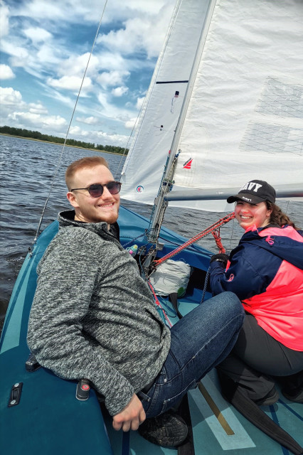 Szymon Pazurek i Agata Cholewa, członkowie Jacht Klubu AMS, fot. Zuzanna Raff