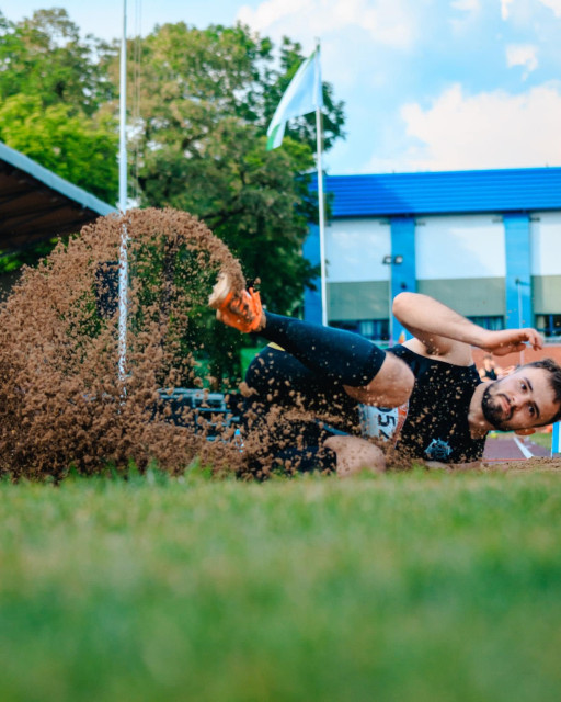 Akademickie Mistrzostwa Polski w Lekkiej Atletyce - Jacek Gryta podczas skoku w dal