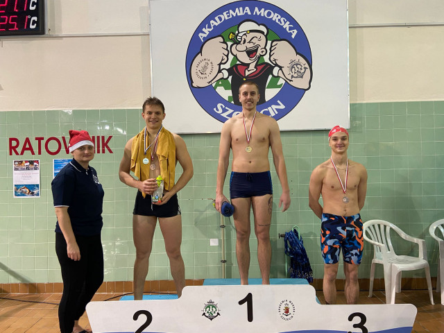 Podium w mistrzostwach studentów AMS w pływaniu na dystansie 50m.