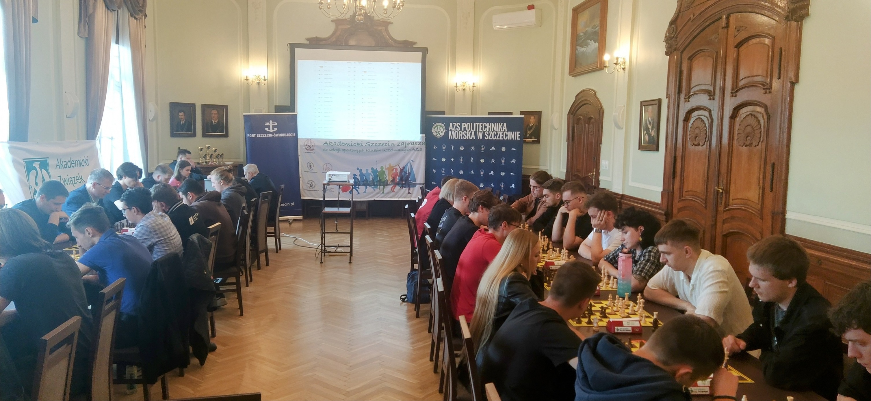 AMWZ w Szachach 2025 - zawodnicy podczas gry 