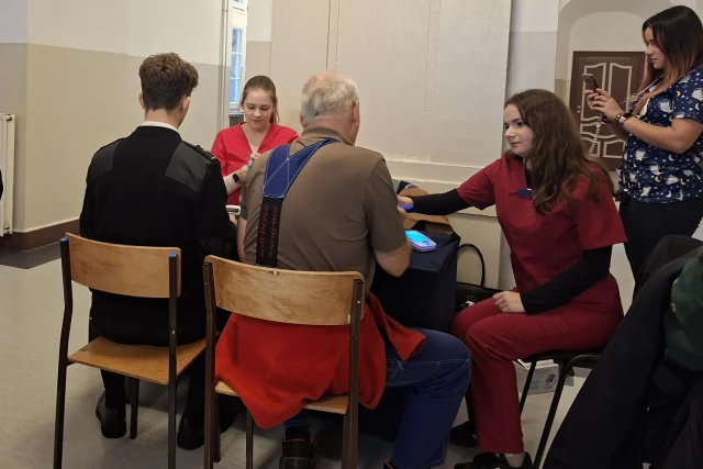 Pomiar ciśnienia i glukozy