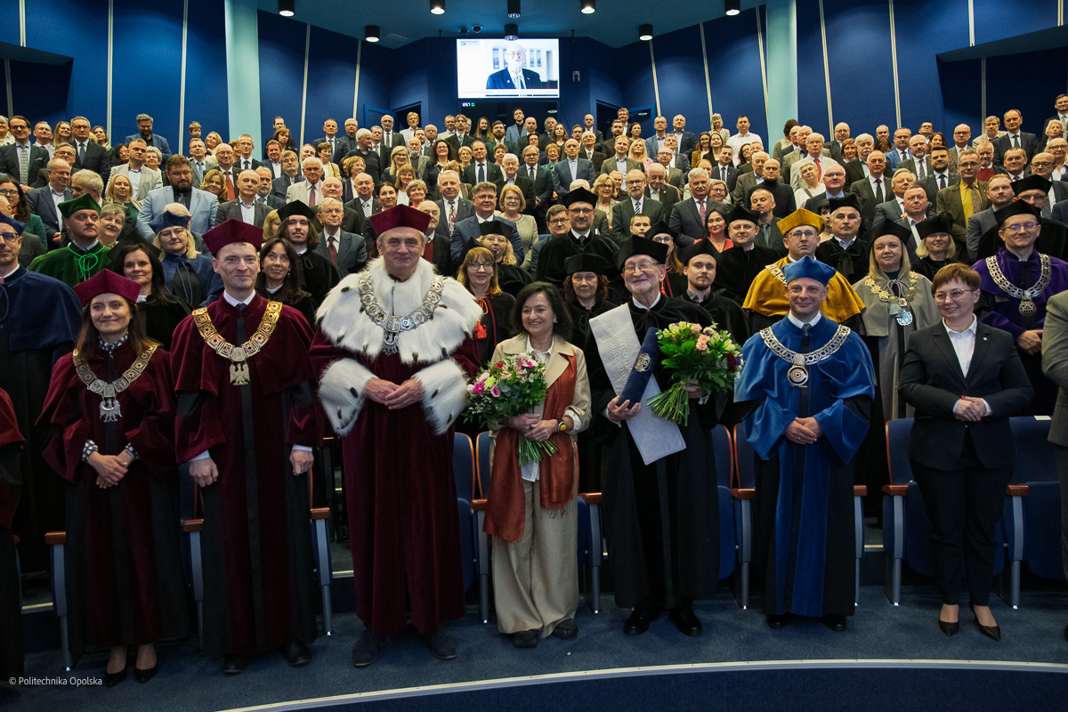 Władze Politechniki Opolskiej wraz z gośćmi