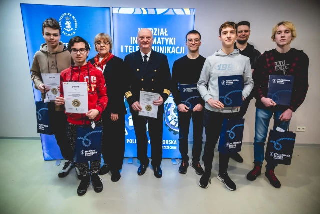 Laureaci, goście i organizatorzy piątej edycji Szkolnego Konkursu Informatycznego "CTF SCI#NET" 2025
